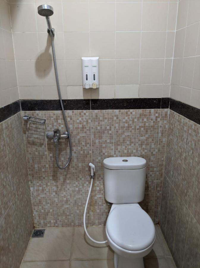 Отель Twin Star Surakarta  Экстерьер фото